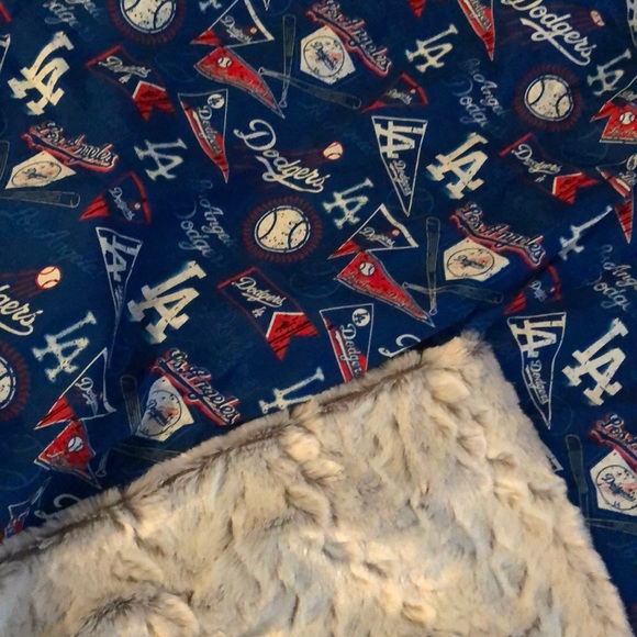 Dodger Minky Throw